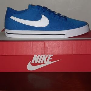 MEN'S Nike Court Legacy CNVS Sneaker Size 10. Royal blue.  New never worn.